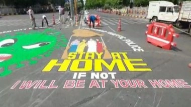 India News | COVID-19: 'Stay Home; if Not, It'll Be at Your Home' Reads Graffiti Painted by Hyderabad Artist to Raise Awareness About Lockdown