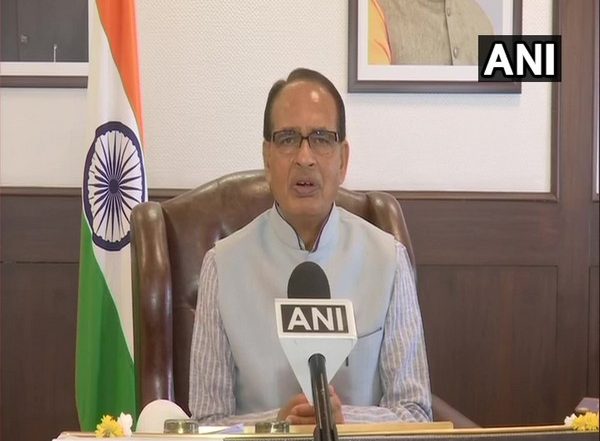 Congress is Celebrating Deaths, Sonia Gandhi Watching Blindly Like Dhritarashtra, Says Shivraj Singh Chouhan on Kamal Nath's Controversial Statement