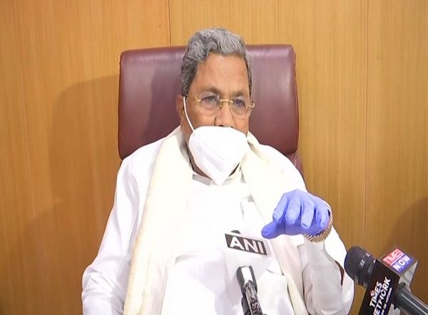 COVID-19 Vaccines Shortage in Karnataka: PM Narendra Modi is a Brand Who Fails on All of His Promises, Says Congress Leader Siddaramaiah