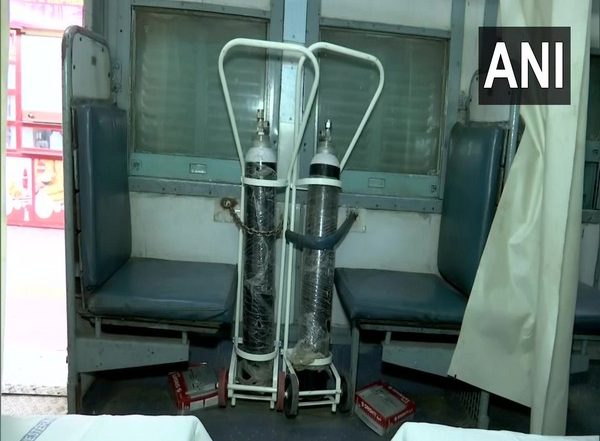India News | Train Coaches in Ahmedabad Converted to Isolation Wards for COVID-19 Patients