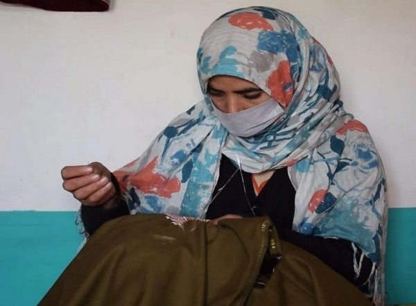 India News | J-K: Thanks to Govt's Scheme, 'Embroidery Lady' of Shopian Shows the Way in Entrepreneurship