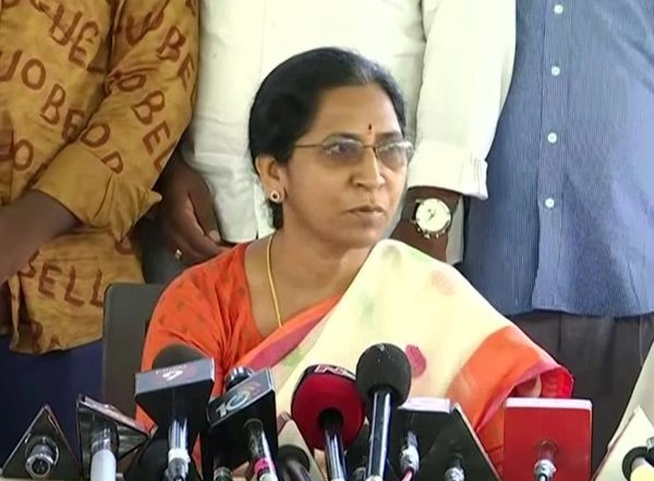 India News | When We Fought for the Welfare of Backward Classes, Why Would We Grab Their Land? Asks Etela's Wife Jamuna