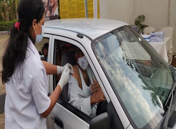 India News | COVID-19 Vaccination Centre Set Up at Bhopal's Drive-in Cinema Site