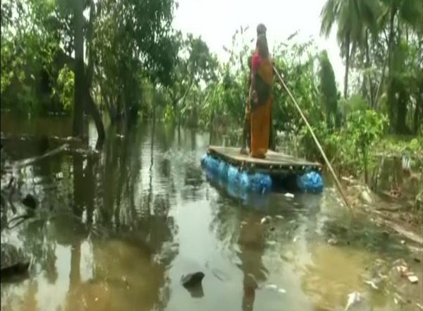 Cyclone Yaas Aftermath: Villagers Use Rafts To Commute in Submerged Villages of West Bengal’s East Midnapore