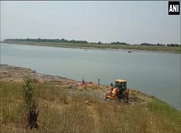India News | Several Dead Bodies Found Floating in Ganga in Bihar's Buxar