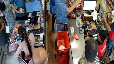 India News | Karnataka Doctor Refuses to Wear Mask at Supermart, Booked Under Epidemic Act