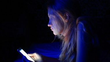 Health News | Study Explores if Night Mode Feature Can Help You Sleep Better