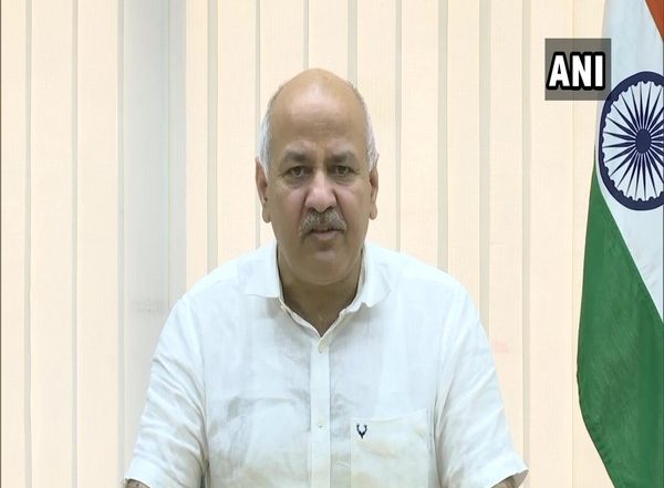 Manish Sisodia Slams Narendra Modi Govt, Says ‘What Is Role of Centre if States Have To Procure COVID-19 Vaccine From Global Market’