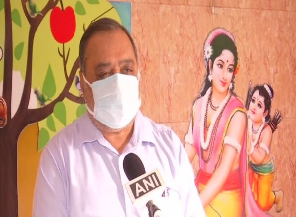 India News | Chemist Shop Owners, Staff, Urge Delhi Govt to Vaccinate Them on Priority