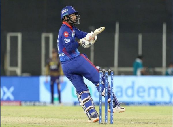 Sports News | Covid-19: Pant Shares Important Message Regarding Vaccination of Senior Citizens
