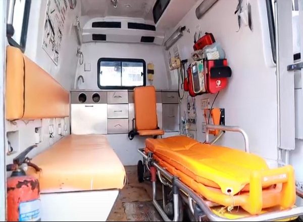 India News | Ambulances with Oxygen Supply, ICU-trained Staff Deployed for COVID-19 Patients in Home Isolation in Kerala's Alappuzha