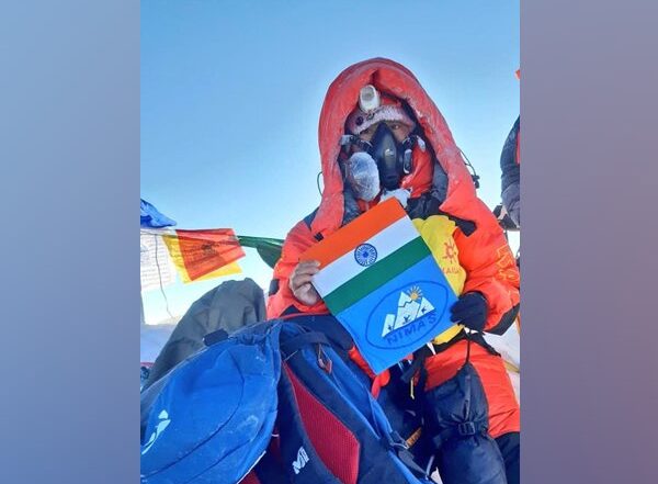 Sports News | Rijiju Congratulates Tashi Yangjom for Becoming 1st Indian Woman Climber to Scale Mt Everest in 2021
