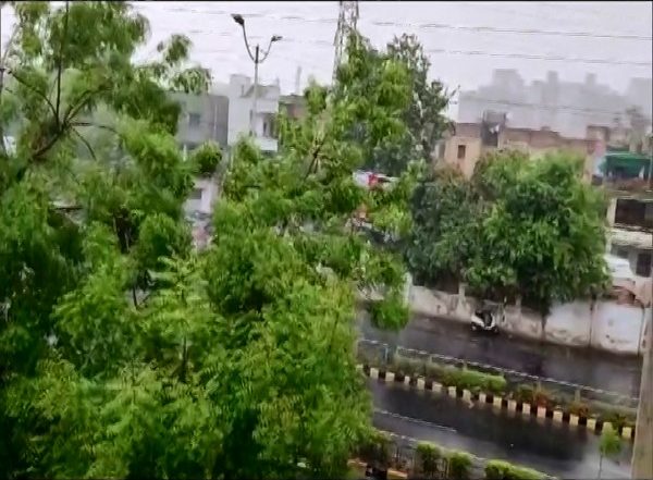 India News | Cyclone Tauktae: 962 People from Ahmedabad's Dholera Village Evacuated to 38 Shelters