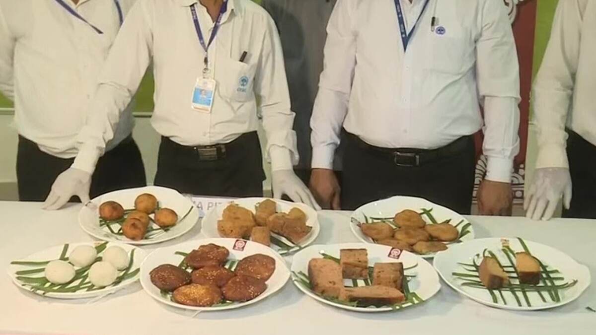 'Poda Pitha', 'Manda', 'Kakara', 'Arisha', 'Chakuli' and 'Chandrakala'