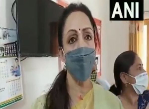 Hema Malini Urges People To Get COVID-19 Vaccination, Says ‘With Everyone Inoculated, the Possibility of 3rd Wave Is Limited’