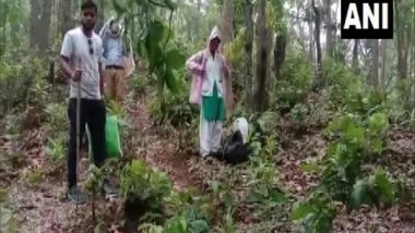 India News | COVID-19: Chhattisgarh Health Workers Cross River to Vaccinate People in Remote Area