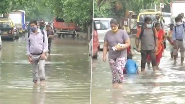 Southwest Monsoon 2021: Roads Waterlogged in Mumbai's Sion Area After Pre-Monsoon Showers on Monday Night (Video)