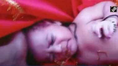 'Daughter of Ganga': Newborn Girl Found in Wooden Box Floating in Ganga River in Ghazipur (Watch Video)