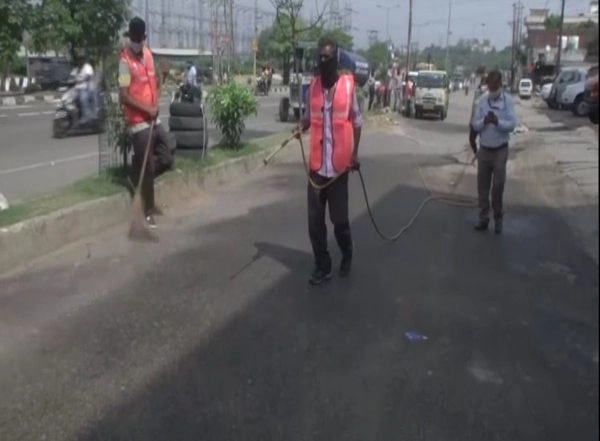 India News | Jammu Municipal Corporation Undertakes Sanitisation Drive as Unlock Process Begins