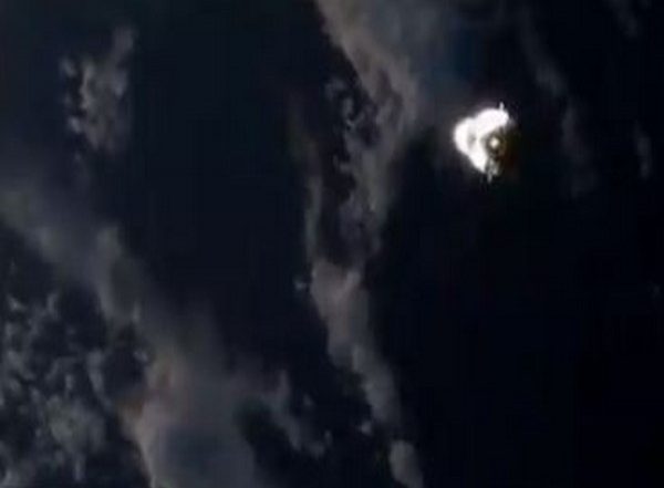 World News | SpaceX Cargo Dragon En Route to International Space Station Seen Flying in Daytime