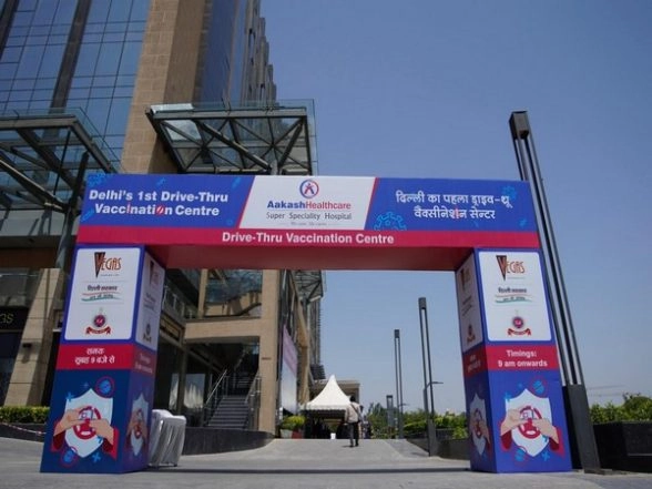 Delhi's First Drive-Through Vaccine Centre Shuts After Price Cap