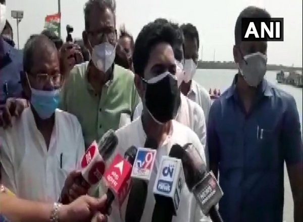 India News | TMC MP Abhishek Banerjee Defends Alapan Bandyopadhyay, Claims All Political Parties Violated COVID-19 Norms During Elections
