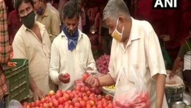 India News | COVID-19: Vendors at Delhi Market Urge Customers to Wear Masks