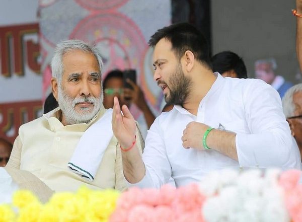 India News | Tejashwi Yadav Pays Tribute to Former RJD Leader Raghuvansh Singh on 75th Birth Anniversary