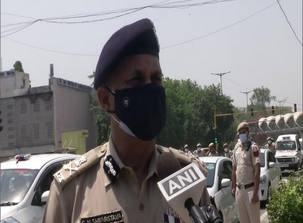 India News | Delhi Unlock: 'Economic Activity Must Go on with Precautions,' Says Police Commissioner