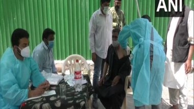India News | Indian Army Assists Covid Vaccination Drive in Remote Villages of J-K's Baramulla