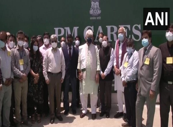 India News | LG Manoj Sinha Inaugurates 500-bedded DRDO Covid Hospital in Srinagar