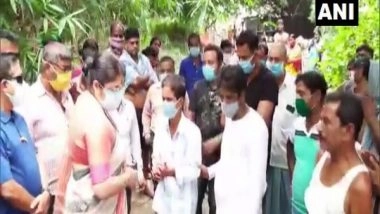 India News | BJP's Locket Chatterjee Visits Kin of Lightning Strike Victims in WB's Hooghly