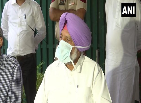 India News | Punjab Health Minister Calls Centre's Decision of Capping COVID Vaccine Prices for Pvt Hospitals 'late and Hasty'