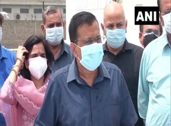 India News | Delhi CM Inspects Construction of 57-ton Oxygen Storage Tank Near Siraspur