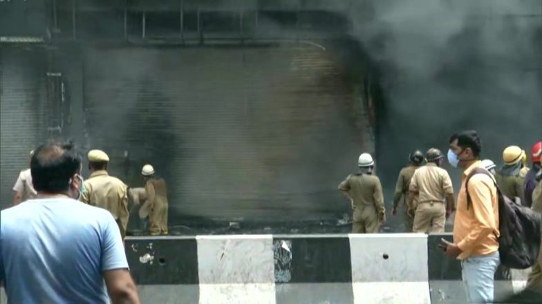 Delhi Fire: Blaze Erupts at Clothing Showroom in Central Market of Lajpat Nagar Area