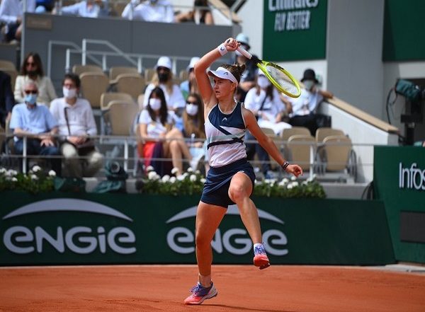 Sports News | Barbora Krejcikova Beats Pavlyuchenkova to Clinch Maiden French Open Singles Title