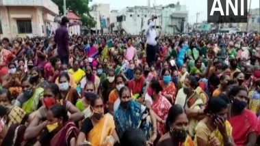 India News | Social Distancing Norms Violated at Andhra Minister's Meeting with State Govt Scheme Beneficiarie