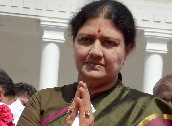 India News | FIR Lodged Against Sasikala over Death Threats to Former AIADMK Minister