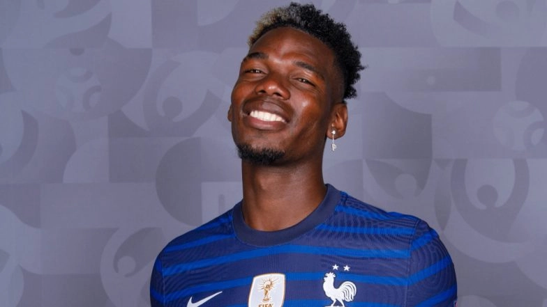 Paul Pogba Follows Cristiano Ronaldo, Removes Heineken Beer Bottle at Euro 2020 Press Conference, Watch Video