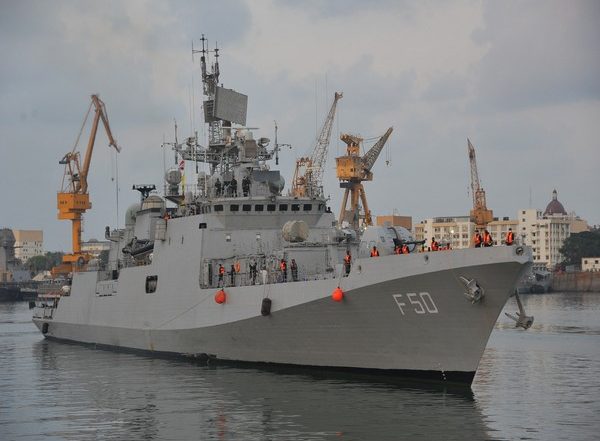 World News | COVID-19: INS Tarkash Arrives at Mumbai Port Carrying 785 Oxygen Cylinders from Kuwait