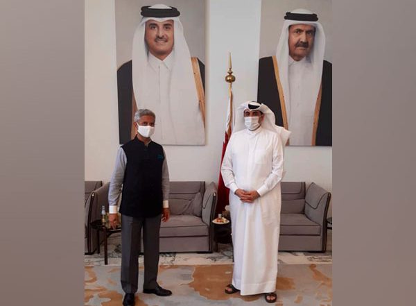 World News | Jaishankar Meets Qatari NSA; Thanks Him for Support in India's Fight Against COVID-19