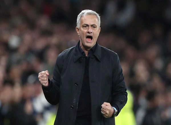Sports News | I've Won 25 and a Half Trophies: Jose Mourinho Aims Dig at Tottenham
