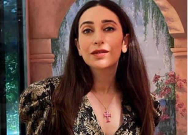 Karisma Kapoor Looks Gorgeous, Stunning And Extremely Glamourous In ...