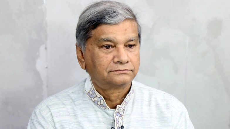 Bangladesh Cabinet Minister M A Mannan's Mobile Phone Snatched by Mugger in Dhaka's Street
