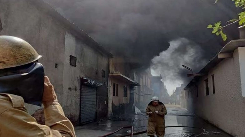 Delhi: Fire Breaks Out at Shoe Factory in Udyog Nagar, Firefighting Operation Underway