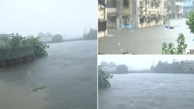 Mumbai Rains: Mithi River Overflows Due to Heavy Rainfall, Water Enters Nearby Localities in Kurla (Watch Video)