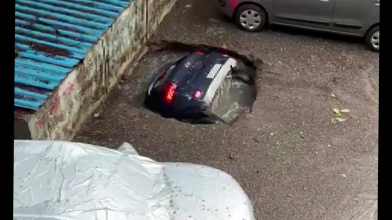 Mumbai: Crane Pulls Out Car Sunk in Sinkhole in Ghatkopar (Watch Video)