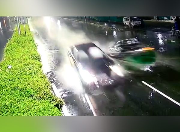 Hyderabad Horror: One Killed As Over Speeding Luxury Car Rams Into Autorickshaw Near Inorbit Mall in Cyberabad, 3 Held (Watch Video)