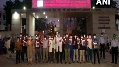 India News | Safdarjung Hospital Resident Doctors Hold Candle March in Support of MP Junior Doctors' Protest