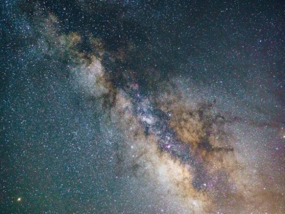 'Giant Blinking' Star Discovered at the Center of The Galaxy Dubbed VVV-WIT-08